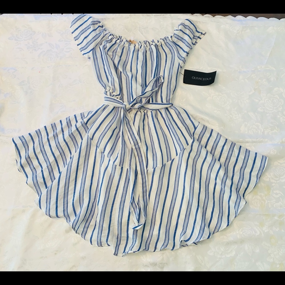 Olivia oceous junior dress size smal striped blue and white color
